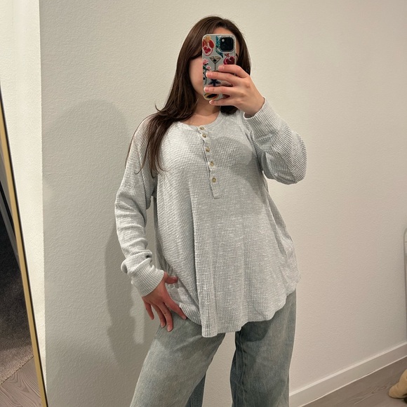 American Eagle Outfitters Light Gray Henley Long Sleeve - Picture 3 of 5